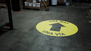 One Way Arrow Yellow Bilingual Spanish - SignCast™ S200 Virtual Sign